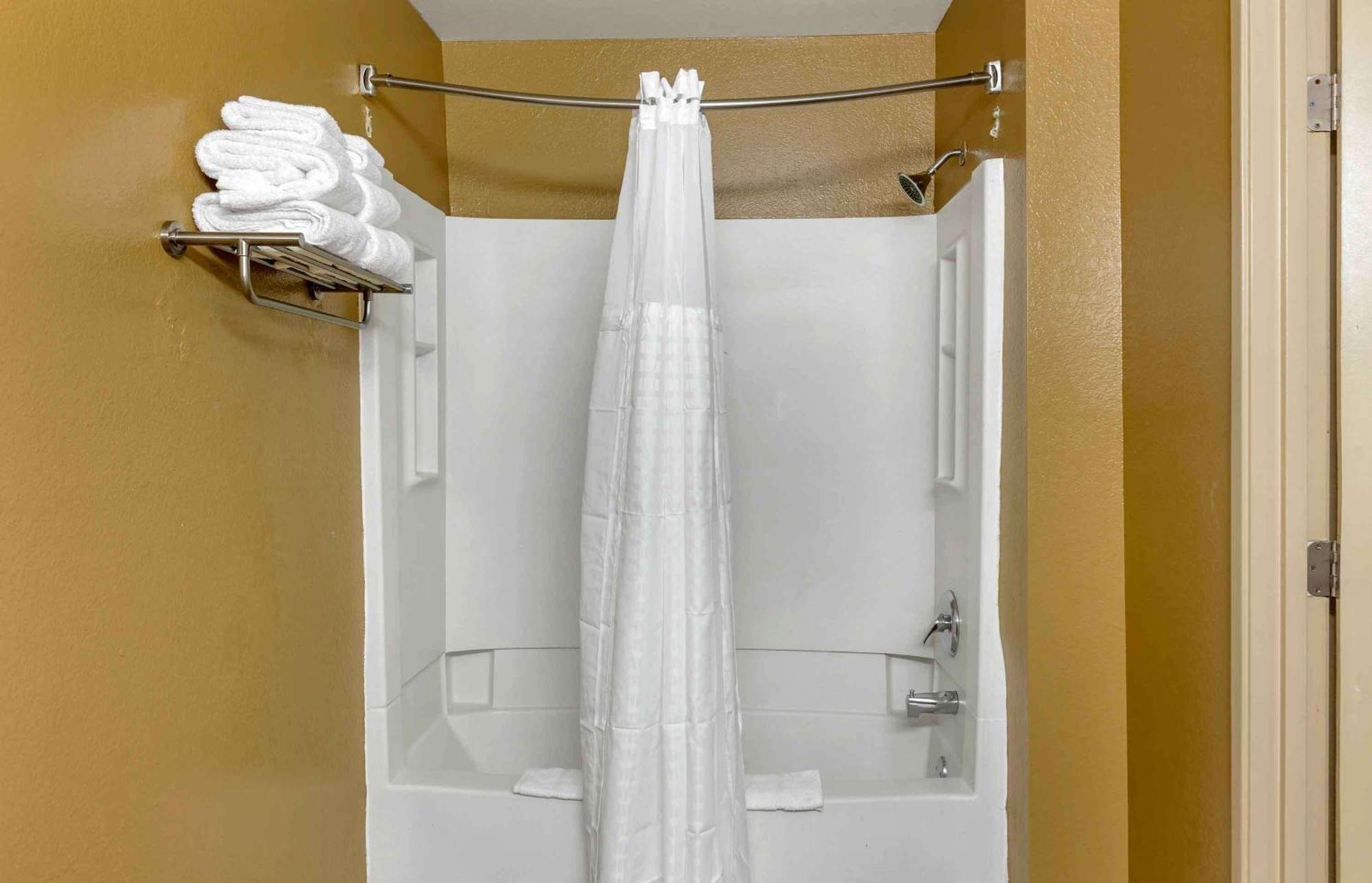 Extended Stay America Select Suites - Greensboro - Wendover Ave - Big Tree Way Kültér fotó