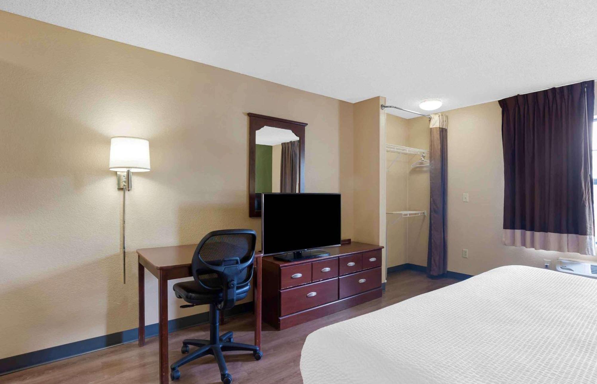 Extended Stay America Select Suites - Greensboro - Wendover Ave - Big Tree Way Kültér fotó