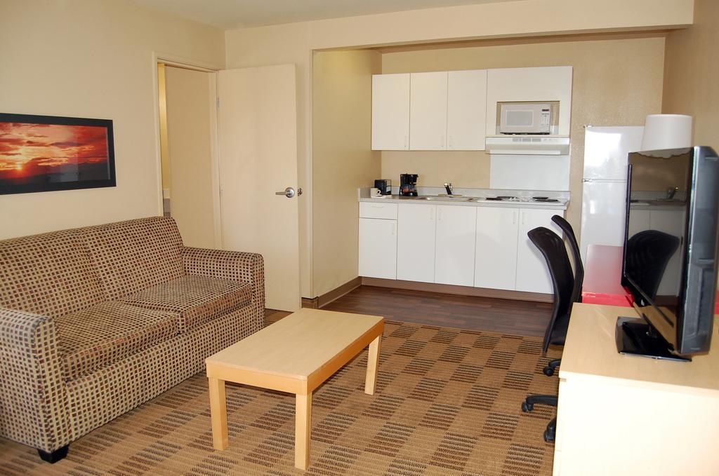 Extended Stay America Select Suites - Greensboro - Wendover Ave - Big Tree Way Kültér fotó