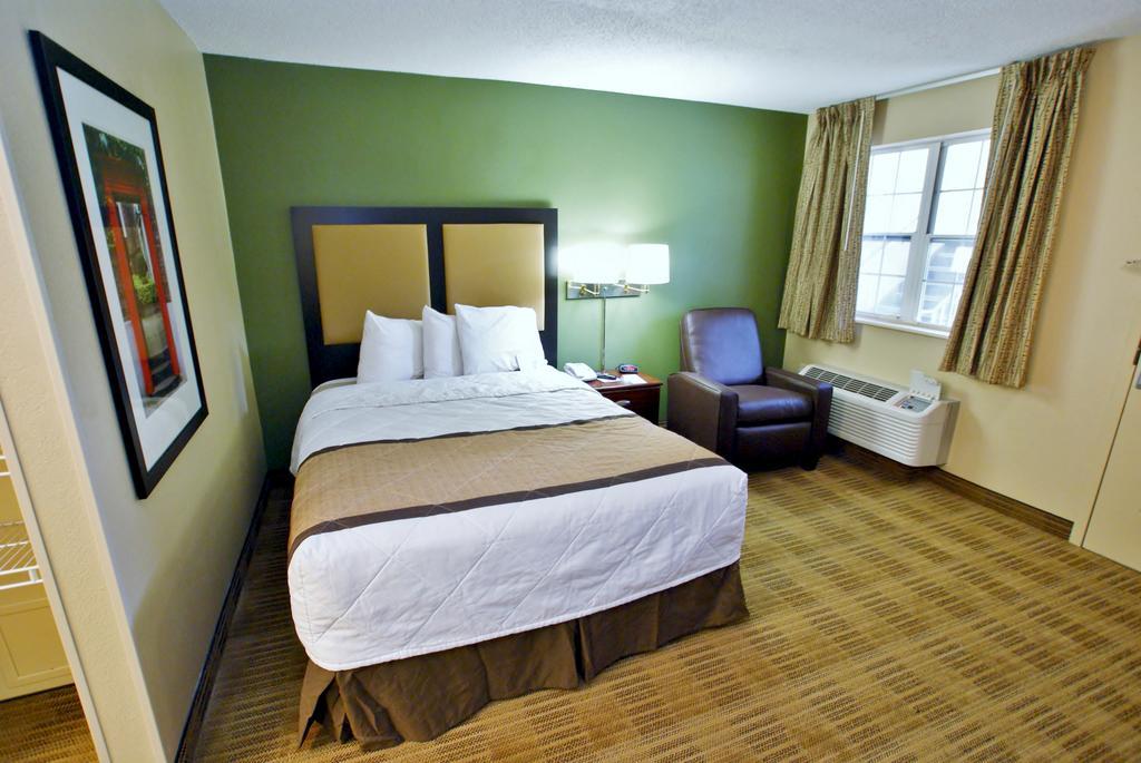 Extended Stay America Select Suites - Greensboro - Wendover Ave - Big Tree Way Kültér fotó