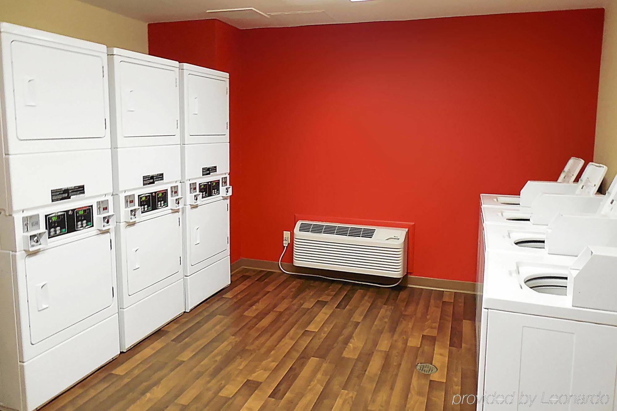 Extended Stay America Select Suites - Greensboro - Wendover Ave - Big Tree Way Kültér fotó
