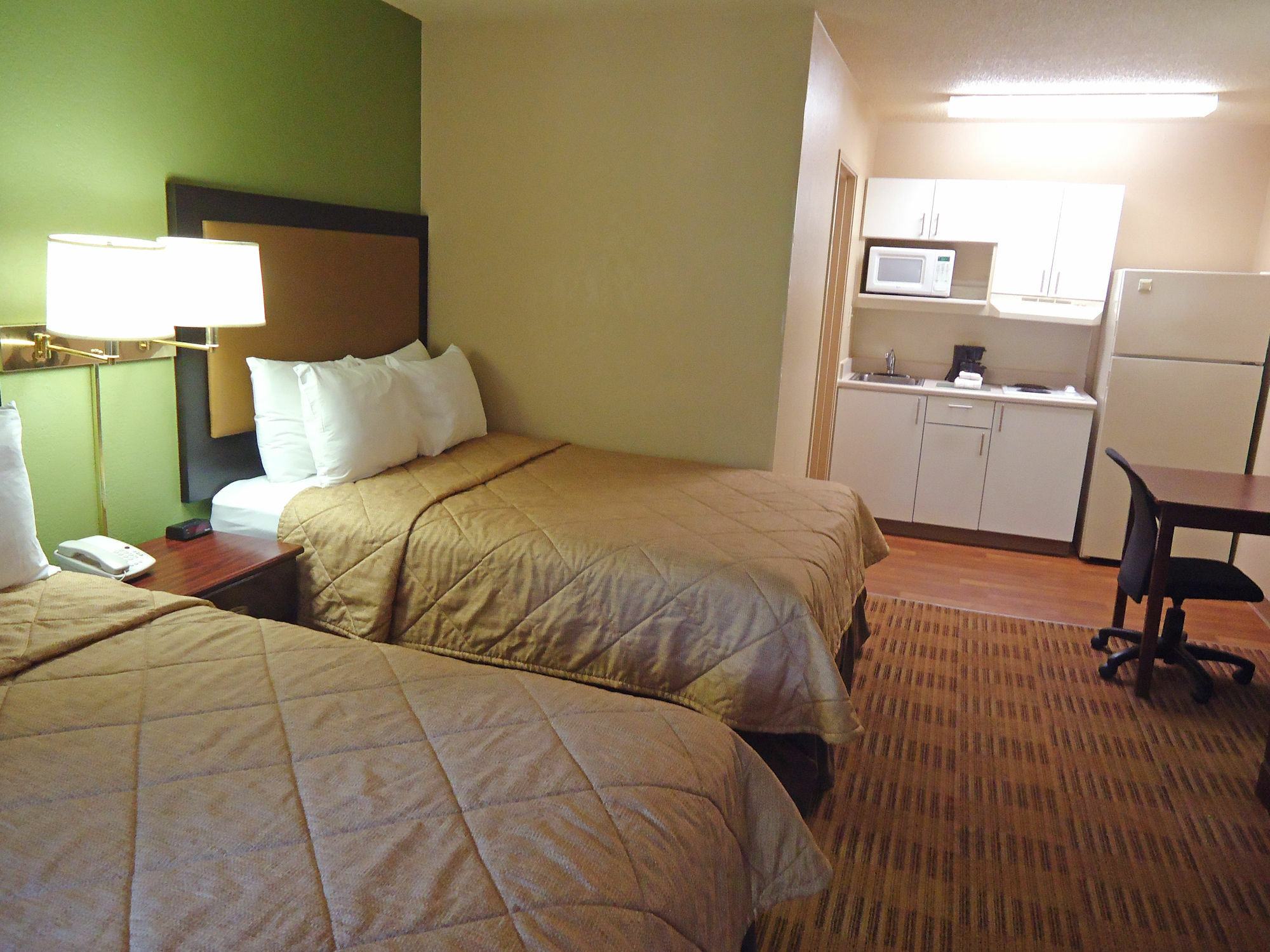 Extended Stay America Select Suites - Greensboro - Wendover Ave - Big Tree Way Kültér fotó